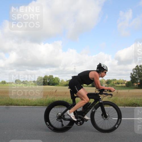 25.08.2024 - Elbe Triathlon Hamburg Fuchs,  Jonas http://msf.ph/oto/6833925 25.08.2024 10:01:54 Radfahren 551 meine-sportfotos.de