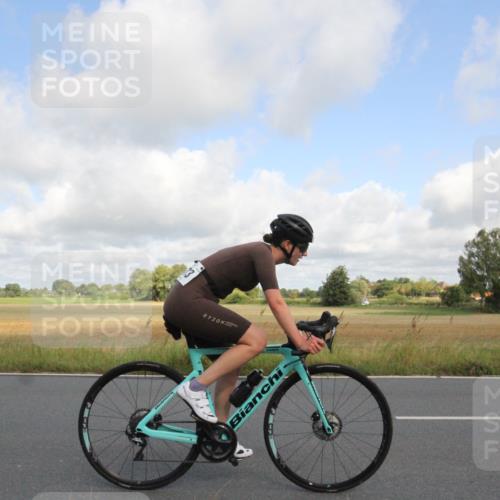 25.08.2024 - Elbe Triathlon Hamburg Fuchs,  Jonas http://msf.ph/oto/6833934 25.08.2024 10:02:05 Radfahren 221, 473, 418, 475 meine-sportfotos.de