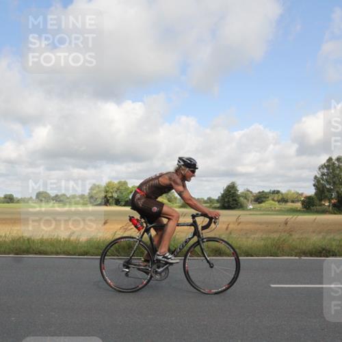 25.08.2024 - Elbe Triathlon Hamburg Fuchs,  Jonas http://msf.ph/oto/6833937 25.08.2024 10:02:08 Radfahren 221, 473, 418, 475 meine-sportfotos.de