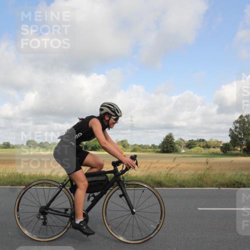 25.08.2024 - Elbe Triathlon Hamburg Fuchs,  Jonas http://msf.ph/oto/6833946 25.08.2024 10:02:09 Radfahren 221, 473, 418, 475 meine-sportfotos.de