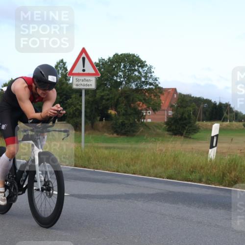 25.08.2024 - Elbe Triathlon Hamburg Fuchs,  Jonas http://msf.ph/oto/6833967 25.08.2024 08:37:56 Radfahren 78, 82 meine-sportfotos.de