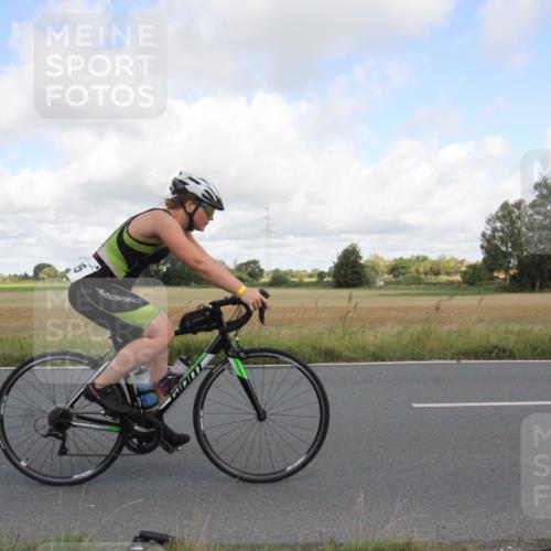 25.08.2024 - Elbe Triathlon Hamburg Fuchs,  Jonas http://msf.ph/oto/6834006 25.08.2024 10:02:58 Radfahren 302, 483, 495 meine-sportfotos.de