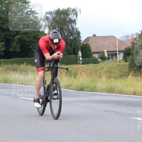 25.08.2024 - Elbe Triathlon Hamburg Fuchs,  Jonas http://msf.ph/oto/6834016 25.08.2024 08:38:01 Radfahren 82 meine-sportfotos.de