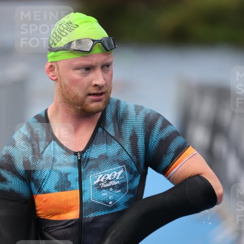 25.08.2024 - Elbe Triathlon Hamburg H.Heesch http://msf.ph/oto/6834022 25.08.2024 08:33:44 Schwimmen 33, 60, 61, 69 meine-sportfotos.de
