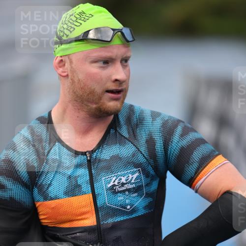25.08.2024 - Elbe Triathlon Hamburg H.Heesch http://msf.ph/oto/6834035 25.08.2024 08:33:44 Schwimmen 33, 60, 61, 69 meine-sportfotos.de