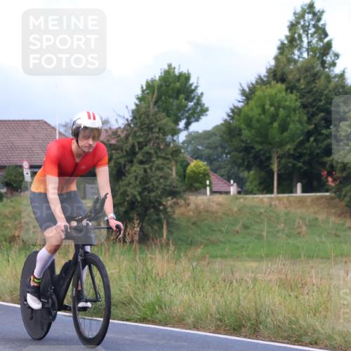 25.08.2024 - Elbe Triathlon Hamburg Fuchs,  Jonas http://msf.ph/oto/6834046 25.08.2024 08:38:20 Radfahren 68 meine-sportfotos.de