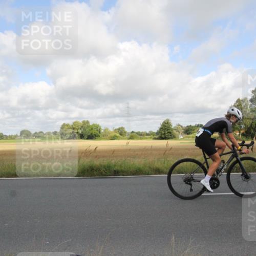 25.08.2024 - Elbe Triathlon Hamburg Fuchs,  Jonas http://msf.ph/oto/6834053 25.08.2024 10:03:33 Radfahren 323, 532, 488, 135, 286, 223 meine-sportfotos.de