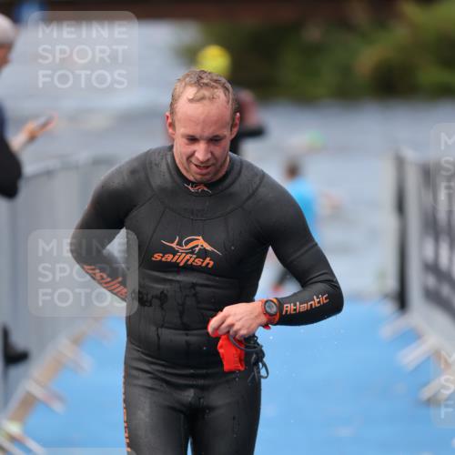 25.08.2024 - Elbe Triathlon Hamburg H.Heesch http://msf.ph/oto/6834133 25.08.2024 08:33:52 Schwimmen 33, 61, 64, 69, 86 meine-sportfotos.de