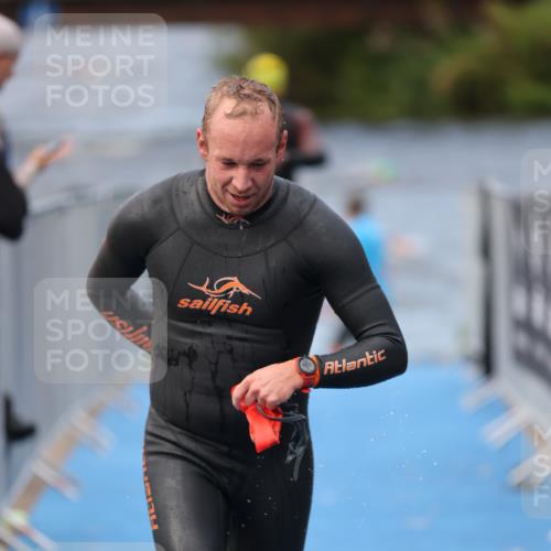 25.08.2024 - Elbe Triathlon Hamburg H.Heesch http://msf.ph/oto/6834138 25.08.2024 08:33:52 Schwimmen 33, 61, 64, 69, 86 meine-sportfotos.de