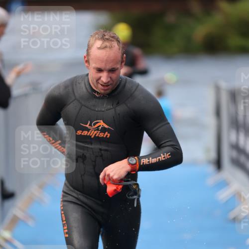 25.08.2024 - Elbe Triathlon Hamburg H.Heesch http://msf.ph/oto/6834141 25.08.2024 08:33:52 Schwimmen 33, 61, 64, 69, 86 meine-sportfotos.de