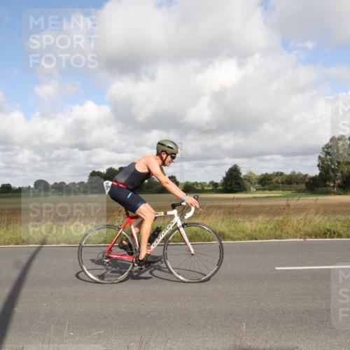 25.08.2024 - Elbe Triathlon Hamburg Fuchs,  Jonas http://msf.ph/oto/6834142 25.08.2024 10:04:22 Radfahren 356, 371, 350, 549 meine-sportfotos.de