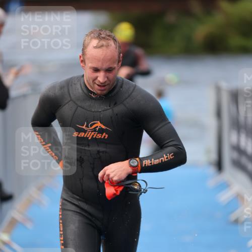 25.08.2024 - Elbe Triathlon Hamburg H.Heesch http://msf.ph/oto/6834144 25.08.2024 08:33:52 Schwimmen 33, 61, 64, 69, 86 meine-sportfotos.de