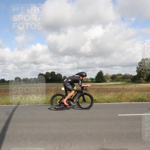 25.08.2024 - Elbe Triathlon Hamburg Fuchs,  Jonas http://msf.ph/oto/6834146 25.08.2024 10:04:22 Radfahren 356, 371, 350, 549 meine-sportfotos.de