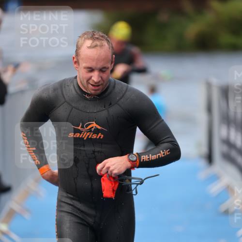 25.08.2024 - Elbe Triathlon Hamburg H.Heesch http://msf.ph/oto/6834149 25.08.2024 08:33:52 Schwimmen 33, 61, 64, 69, 86 meine-sportfotos.de