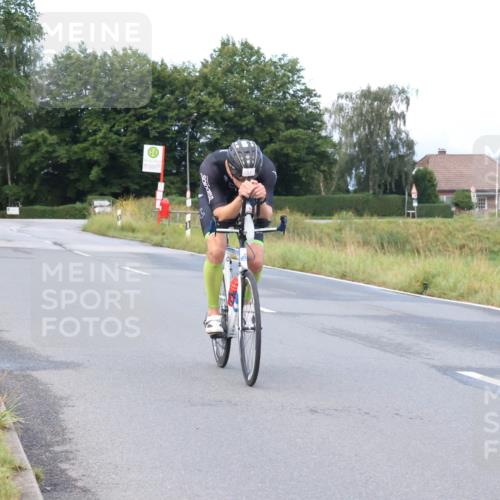25.08.2024 - Elbe Triathlon Hamburg Fuchs,  Jonas http://msf.ph/oto/6834167 25.08.2024 08:38:51 Radfahren 37 meine-sportfotos.de