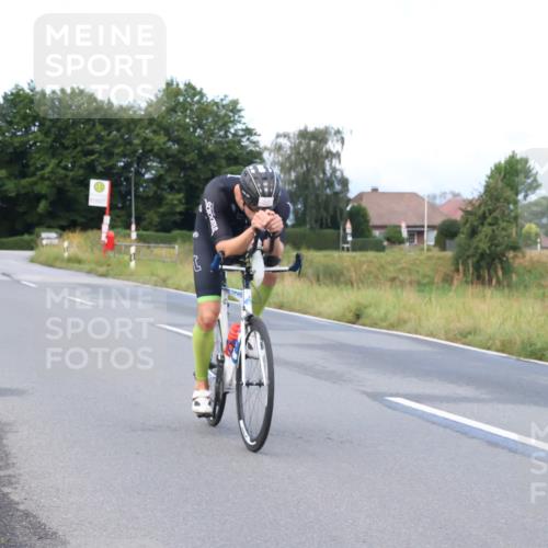 25.08.2024 - Elbe Triathlon Hamburg Fuchs,  Jonas http://msf.ph/oto/6834170 25.08.2024 08:38:51 Radfahren 37 meine-sportfotos.de