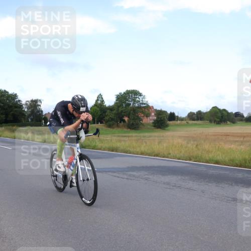 25.08.2024 - Elbe Triathlon Hamburg Fuchs,  Jonas http://msf.ph/oto/6834176 25.08.2024 08:38:51 Radfahren 37 meine-sportfotos.de