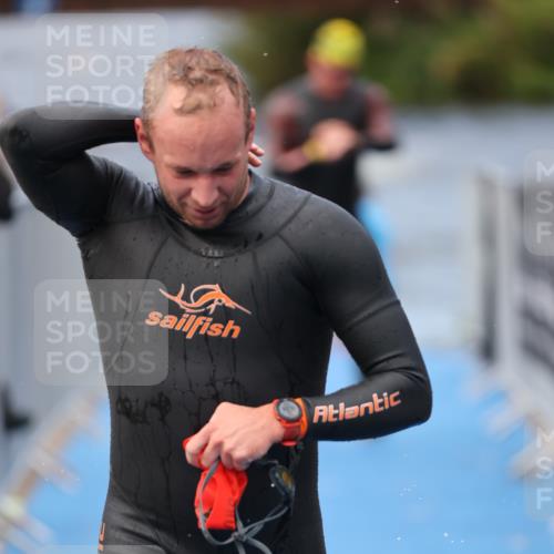 25.08.2024 - Elbe Triathlon Hamburg H.Heesch http://msf.ph/oto/6834177 25.08.2024 08:33:52 Schwimmen 33, 61, 64, 69, 86 meine-sportfotos.de