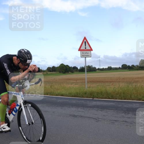 25.08.2024 - Elbe Triathlon Hamburg Fuchs,  Jonas http://msf.ph/oto/6834181 25.08.2024 08:38:51 Radfahren 37 meine-sportfotos.de
