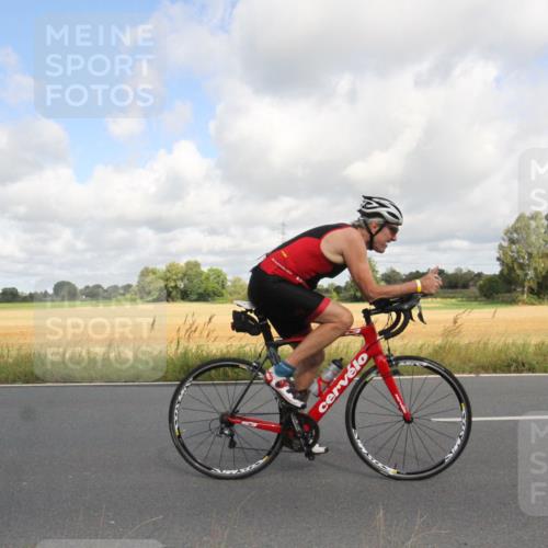 25.08.2024 - Elbe Triathlon Hamburg Fuchs,  Jonas http://msf.ph/oto/6834183 25.08.2024 10:04:57 Radfahren 460, 366, 517, 1851, 234 meine-sportfotos.de