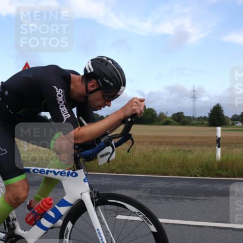 25.08.2024 - Elbe Triathlon Hamburg Fuchs,  Jonas http://msf.ph/oto/6834186 25.08.2024 08:38:52 Radfahren 37 meine-sportfotos.de