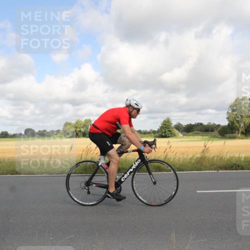 25.08.2024 - Elbe Triathlon Hamburg Fuchs,  Jonas http://msf.ph/oto/6834188 25.08.2024 10:05:00 Radfahren 460, 366, 517, 1851, 234 meine-sportfotos.de