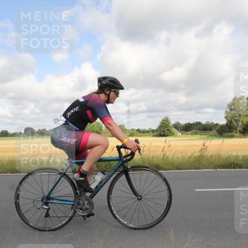 25.08.2024 - Elbe Triathlon Hamburg Fuchs,  Jonas http://msf.ph/oto/6834191 25.08.2024 10:05:01 Radfahren 460, 366, 517, 1851, 234 meine-sportfotos.de