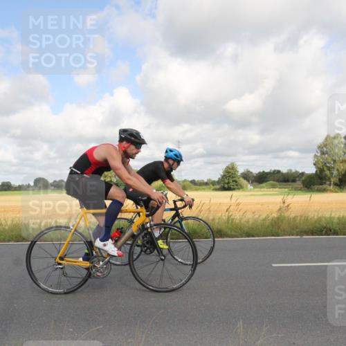 25.08.2024 - Elbe Triathlon Hamburg Fuchs,  Jonas http://msf.ph/oto/6834200 25.08.2024 10:05:02 Radfahren 460, 366, 517, 1851, 234 meine-sportfotos.de