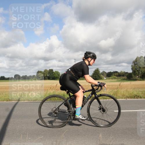 25.08.2024 - Elbe Triathlon Hamburg Fuchs,  Jonas http://msf.ph/oto/6834204 25.08.2024 10:05:10 Radfahren 521 meine-sportfotos.de
