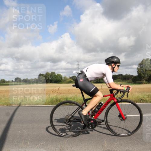25.08.2024 - Elbe Triathlon Hamburg Fuchs,  Jonas http://msf.ph/oto/6834217 25.08.2024 10:05:33 Radfahren 199, 344 meine-sportfotos.de