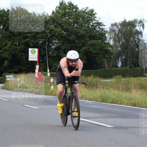 25.08.2024 - Elbe Triathlon Hamburg Fuchs,  Jonas http://msf.ph/oto/6834237 25.08.2024 08:39:31 Radfahren 38 meine-sportfotos.de