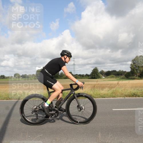 25.08.2024 - Elbe Triathlon Hamburg Fuchs,  Jonas http://msf.ph/oto/6834238 25.08.2024 10:05:42 Radfahren 344, 397, 340, 357, 526, 304 meine-sportfotos.de