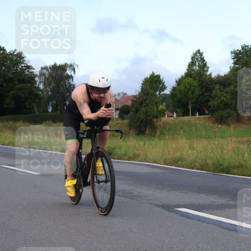 25.08.2024 - Elbe Triathlon Hamburg Fuchs,  Jonas http://msf.ph/oto/6834249 25.08.2024 08:39:31 Radfahren 38 meine-sportfotos.de