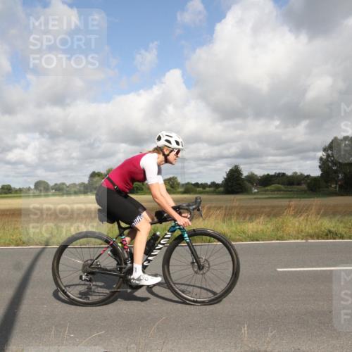 25.08.2024 - Elbe Triathlon Hamburg Fuchs,  Jonas http://msf.ph/oto/6834255 25.08.2024 10:05:50 Radfahren 526, 304, 349, 538, 219 meine-sportfotos.de