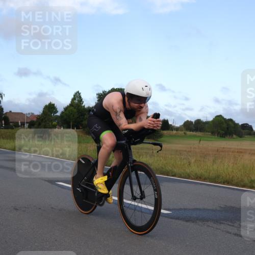 25.08.2024 - Elbe Triathlon Hamburg Fuchs,  Jonas http://msf.ph/oto/6834258 25.08.2024 08:39:32 Radfahren 38 meine-sportfotos.de