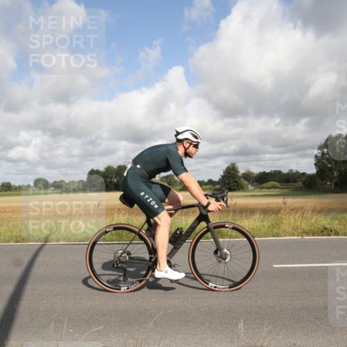 25.08.2024 - Elbe Triathlon Hamburg Fuchs,  Jonas http://msf.ph/oto/6834261 25.08.2024 10:05:55 Radfahren 349, 538, 219 meine-sportfotos.de
