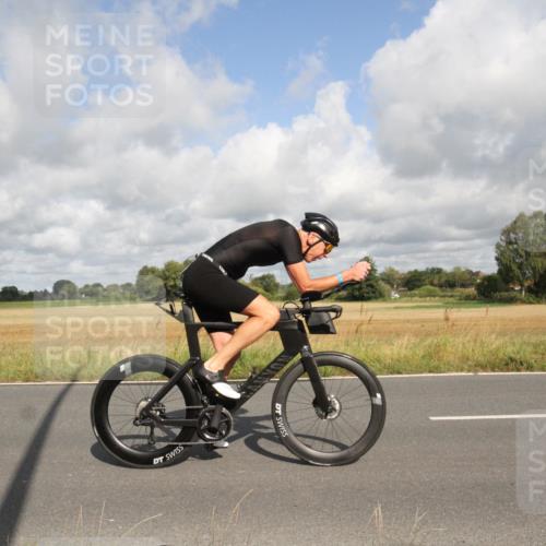 25.08.2024 - Elbe Triathlon Hamburg Fuchs,  Jonas http://msf.ph/oto/6834285 25.08.2024 10:06:23 Radfahren 472, 509, 445, 426, 175 meine-sportfotos.de