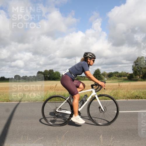 25.08.2024 - Elbe Triathlon Hamburg Fuchs,  Jonas http://msf.ph/oto/6834297 25.08.2024 10:06:37 Radfahren 523, 367, 529, 347 meine-sportfotos.de