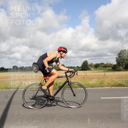 25.08.2024 - Elbe Triathlon Hamburg Fuchs,  Jonas http://msf.ph/oto/6834300 25.08.2024 10:06:38 Radfahren 523, 367, 529, 347, 256 meine-sportfotos.de