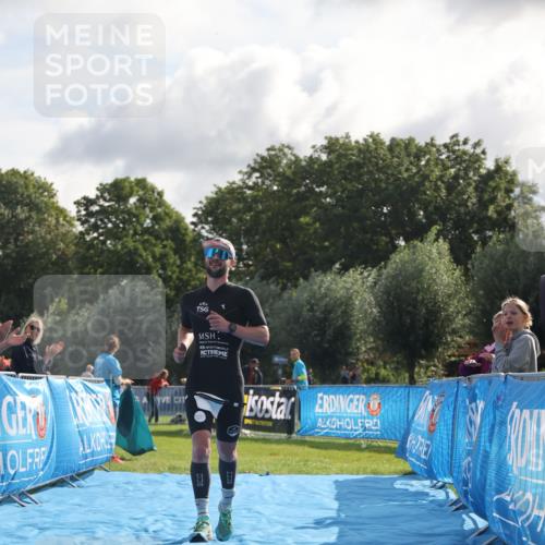 25.08.2024 - Elbe Triathlon Hamburg H.Heesch http://msf.ph/oto/6834303 25.08.2024 10:04:56 Ziel 47 meine-sportfotos.de