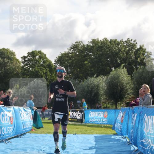 25.08.2024 - Elbe Triathlon Hamburg H.Heesch http://msf.ph/oto/6834308 25.08.2024 10:04:56 Ziel 47 meine-sportfotos.de