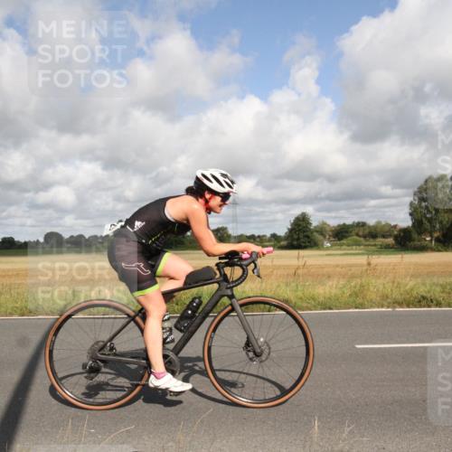 25.08.2024 - Elbe Triathlon Hamburg Fuchs,  Jonas http://msf.ph/oto/6834309 25.08.2024 10:06:40 Radfahren 523, 367, 529, 347, 256 meine-sportfotos.de