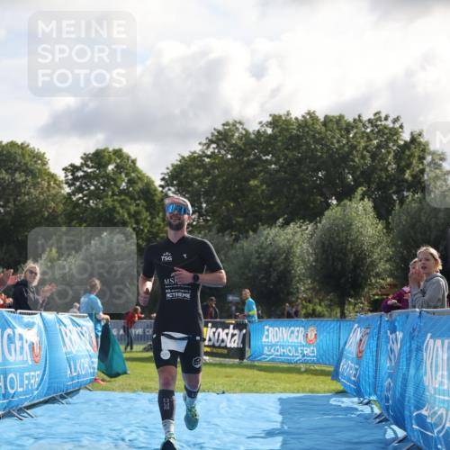 25.08.2024 - Elbe Triathlon Hamburg H.Heesch http://msf.ph/oto/6834312 25.08.2024 10:04:56 Ziel 47 meine-sportfotos.de