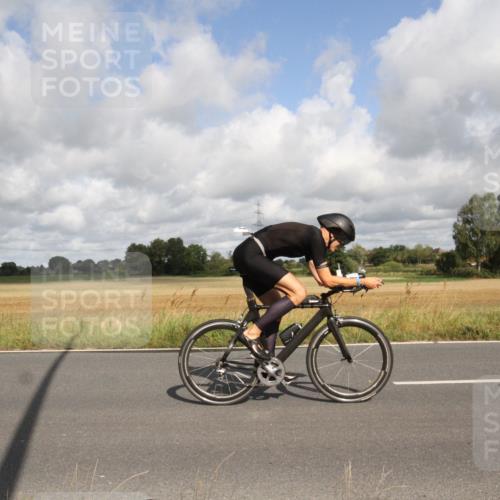 25.08.2024 - Elbe Triathlon Hamburg Fuchs,  Jonas http://msf.ph/oto/6834313 25.08.2024 10:06:40 Radfahren 523, 367, 529, 347, 256 meine-sportfotos.de