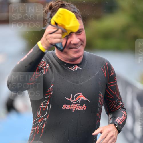 25.08.2024 - Elbe Triathlon Hamburg H.Heesch http://msf.ph/oto/6834332 25.08.2024 08:33:57 Schwimmen 33, 52, 61, 64, 69, 86 meine-sportfotos.de