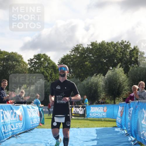 25.08.2024 - Elbe Triathlon Hamburg H.Heesch http://msf.ph/oto/6834334 25.08.2024 10:04:57 Ziel 47 meine-sportfotos.de