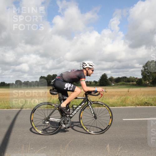25.08.2024 - Elbe Triathlon Hamburg Fuchs,  Jonas http://msf.ph/oto/6834341 25.08.2024 10:06:53 Radfahren 206, 319, 141, 451, 395 meine-sportfotos.de