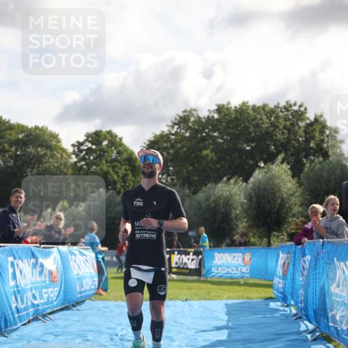 25.08.2024 - Elbe Triathlon Hamburg H.Heesch http://msf.ph/oto/6834342 25.08.2024 10:04:57 Ziel 47 meine-sportfotos.de