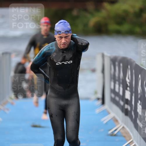 25.08.2024 - Elbe Triathlon Hamburg H.Heesch http://msf.ph/oto/6834344 25.08.2024 08:34:08 Schwimmen 35, 52, 55, 58, 61, 64, 69, 86 meine-sportfotos.de