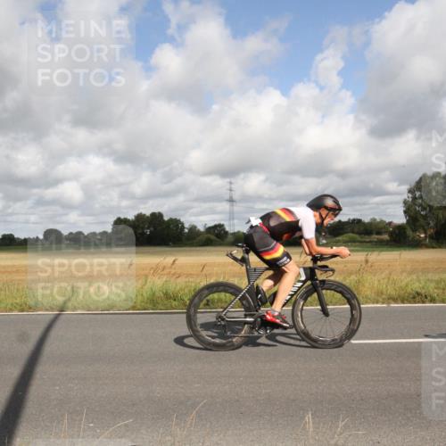 25.08.2024 - Elbe Triathlon Hamburg Fuchs,  Jonas http://msf.ph/oto/6834345 25.08.2024 10:06:54 Radfahren 319, 141, 451, 395 meine-sportfotos.de